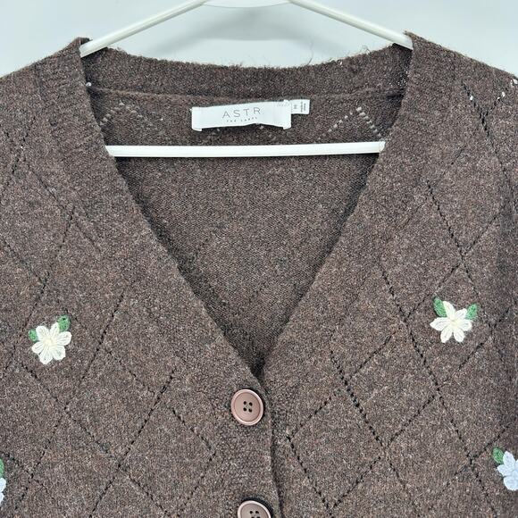 ASTR The Label Cardigan Womens Small Brown Embroidered Preppy Cropped Daisy - Picture 2 of 10
